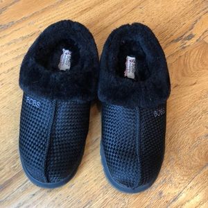 Like brand new size 8.5 Bob’s Sketchers slippers